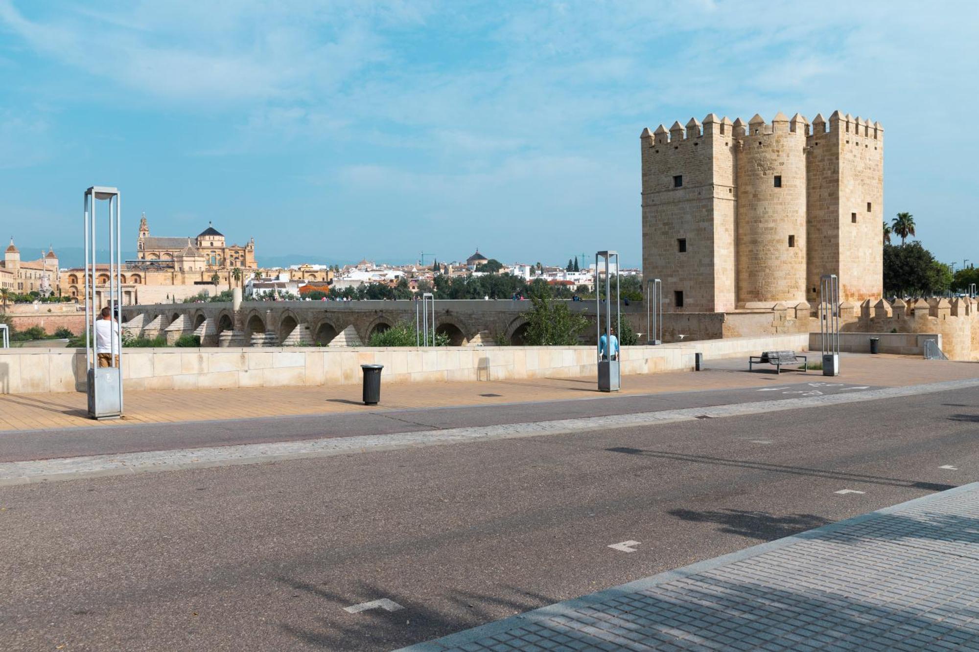 Apartamentos En Cordoba, Puente Romano Y Torre Calahorra Dış mekan fotoğraf